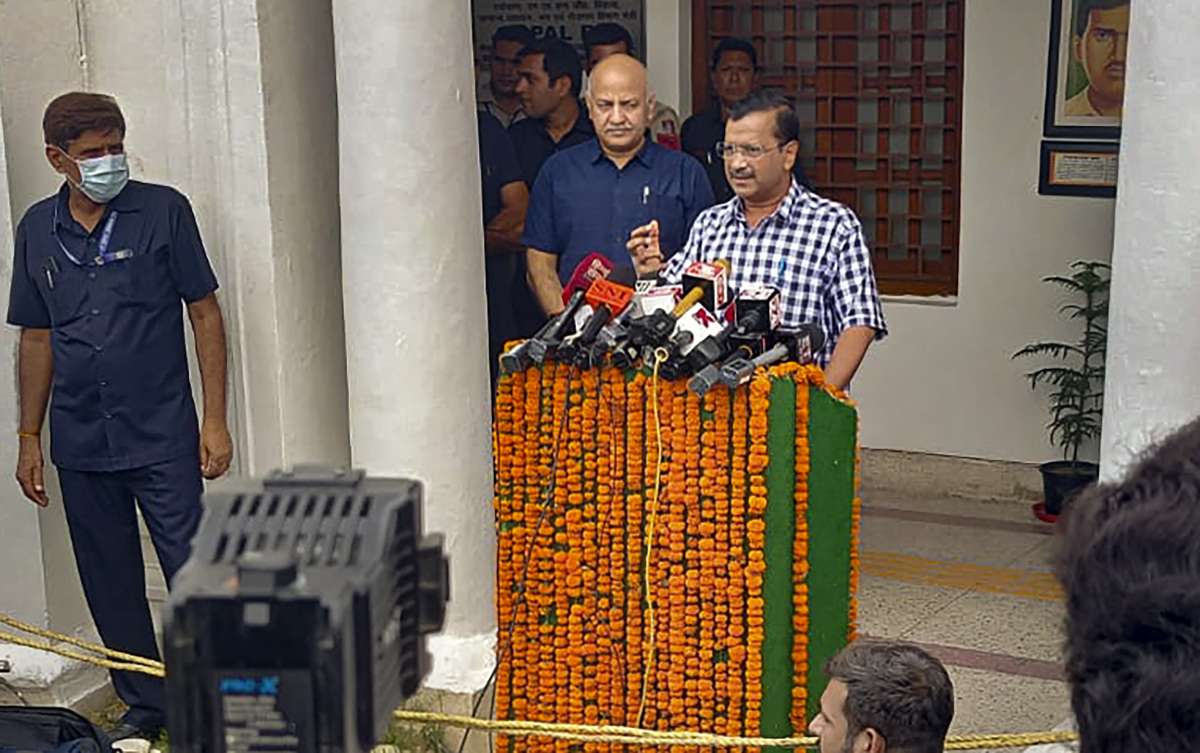 Delhi BJP MLAs write to CBI, seek action against AAP for divert liquor 'scam'