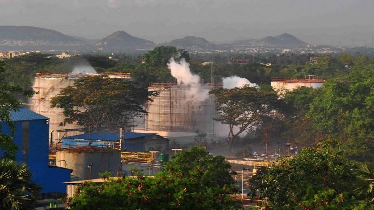 Gujarat: Gas leaks from ONGC well in Mehsana; people complain of burning in eyes, throat