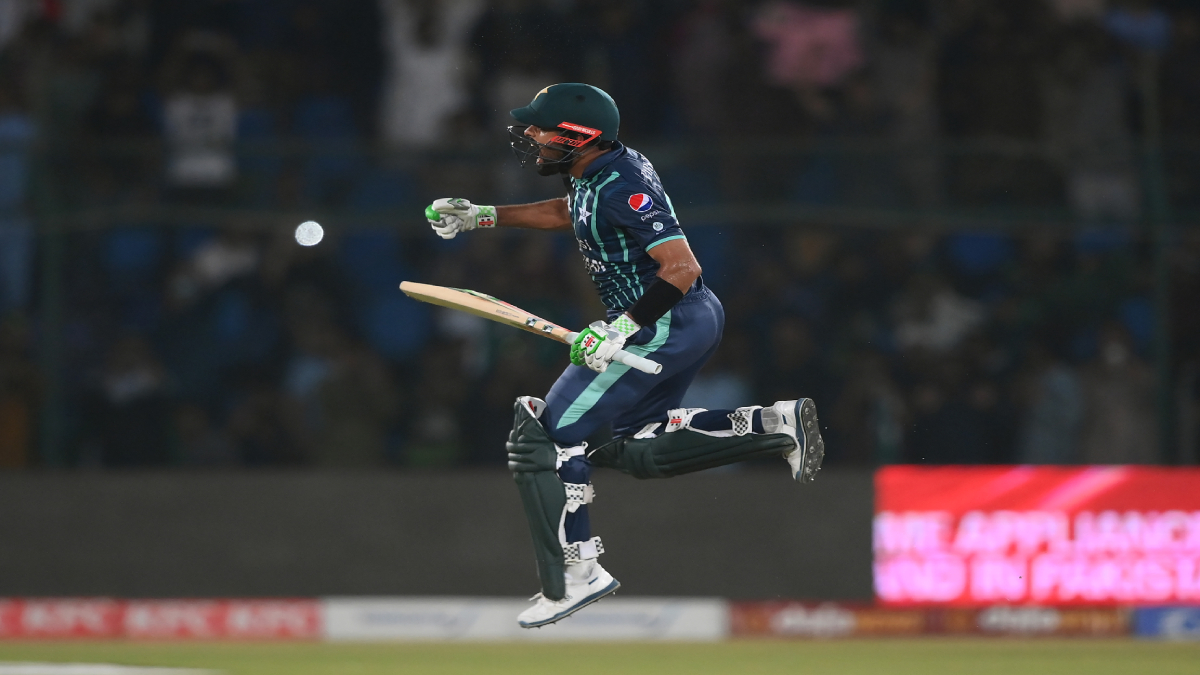 PAK vs ENG, 2nd T20I: Babar Azam scores a scintillating ton, Twitter lauds batsman's comeback