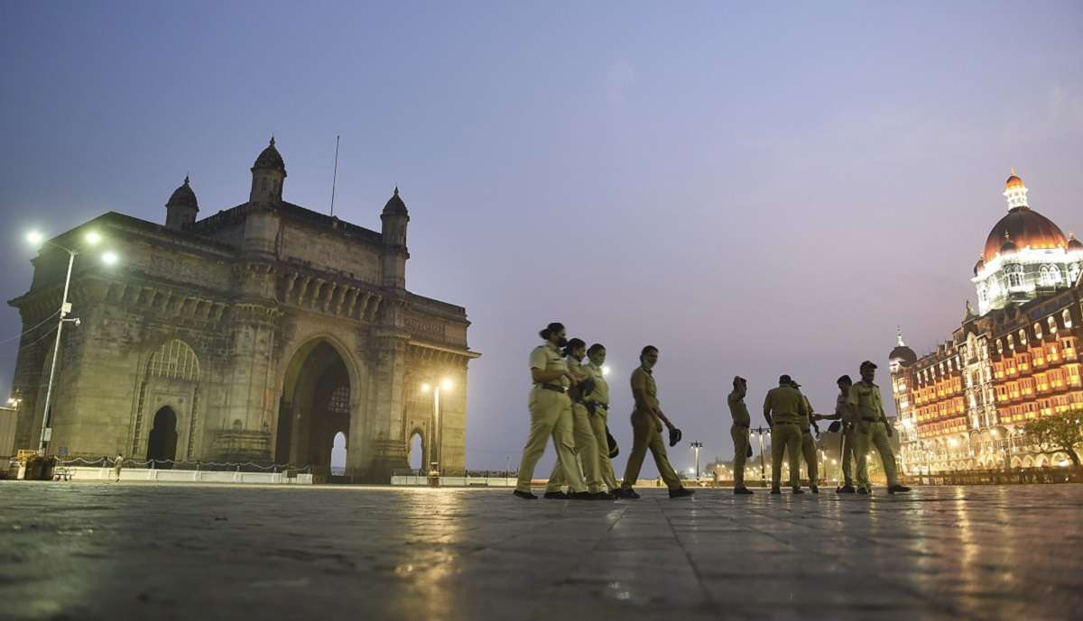 Mumbai: Woman lawyer molested on local train, tweets ordeal of police insensitivity