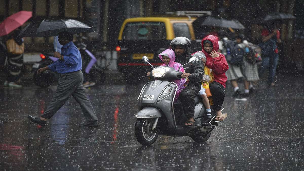 Mumbai rains: Heavy downpour lash parts of city, transport services unaffected