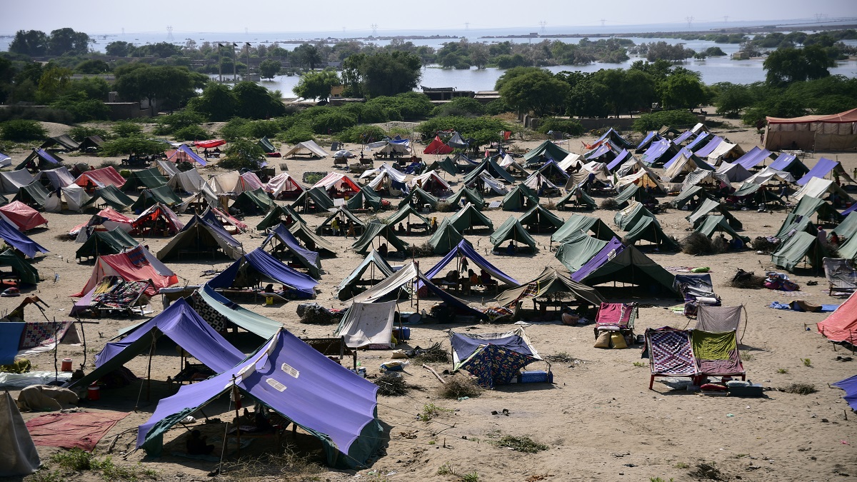 Pakistan floods leave millions at risk of diseases