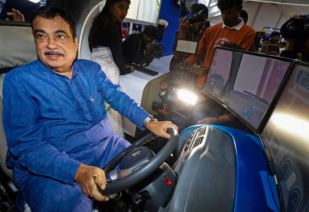 Union Minister Nitin Gadkari asks auto makers to be quality centric, not cost centric