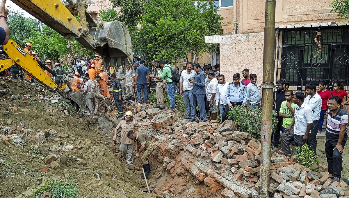 Noida: 4 dead as housing society wall collapses in Jal Vayu Vihar ...