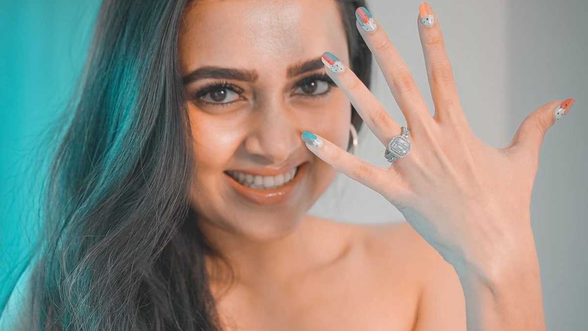 Are Tejasswi Prakash and Karan Kundrra engaged? Actress flaunts diamond ring saying 'Big Day'