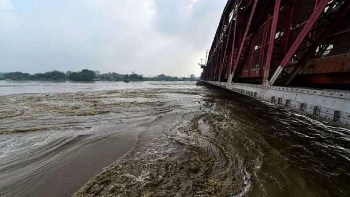 [Image of Delhi Yamuna river overflow]