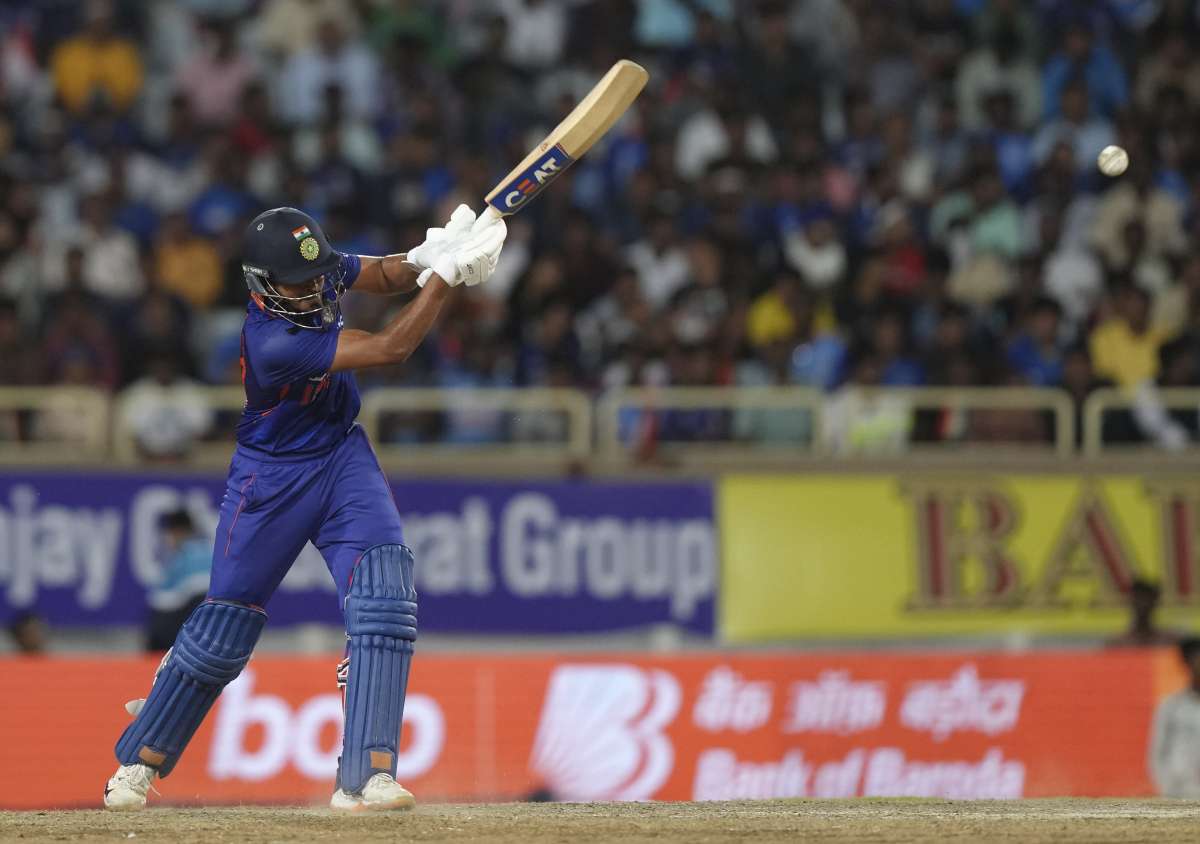 Ind Vs Sa 2nd Odi Shreyas Iyer Smashes Ton Guides India To Level Ind Vs Sa 2nd Odi Shreyas Iyer Smashes Ton Guides India To Level