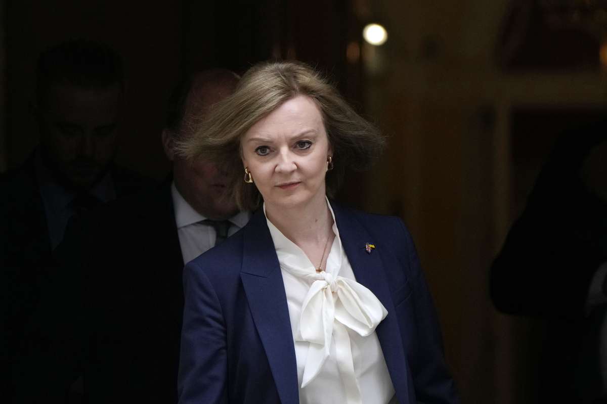 UK Politicians Demand Probe Into Liz Truss Phone Hack Claim – India TV