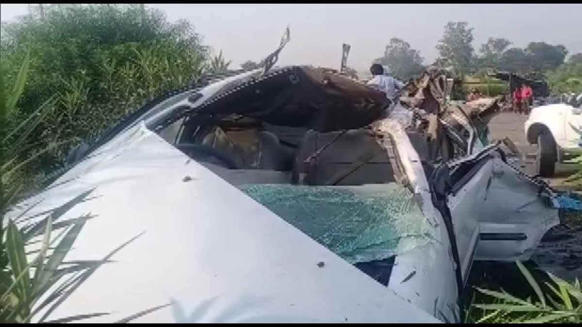 Uttar Pradesh: Five killed after vehicle overturned on highway in Prayagraj