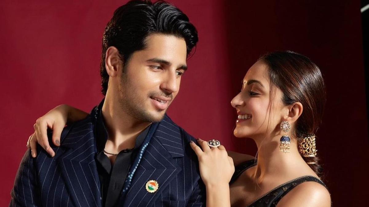 Jhalak Dikhhla Jaa 10: Sidharth Malhotra blushes after Karan Johar mentions Kiara Advani