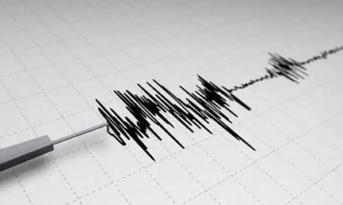 Karnataka: Tremors were felt in Shiralakuba town in Shivamuga district.  The locals are in a panic