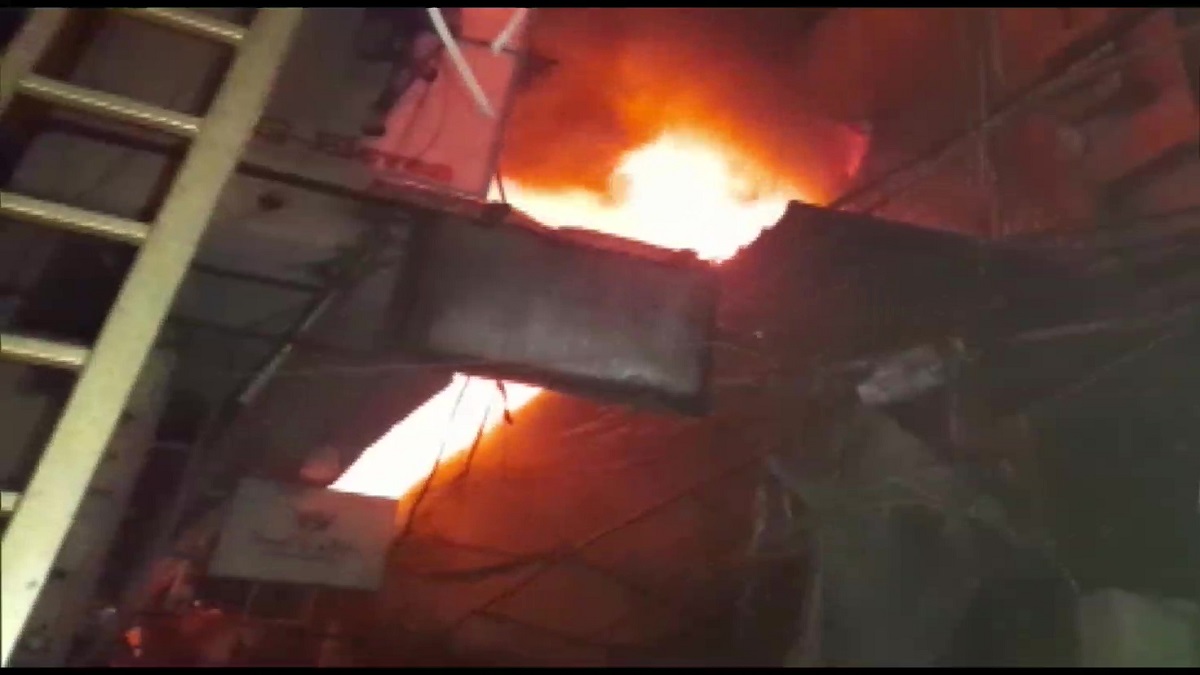 Delhi: 19-year-old charred to death in Gandhi Nagar market fire. 