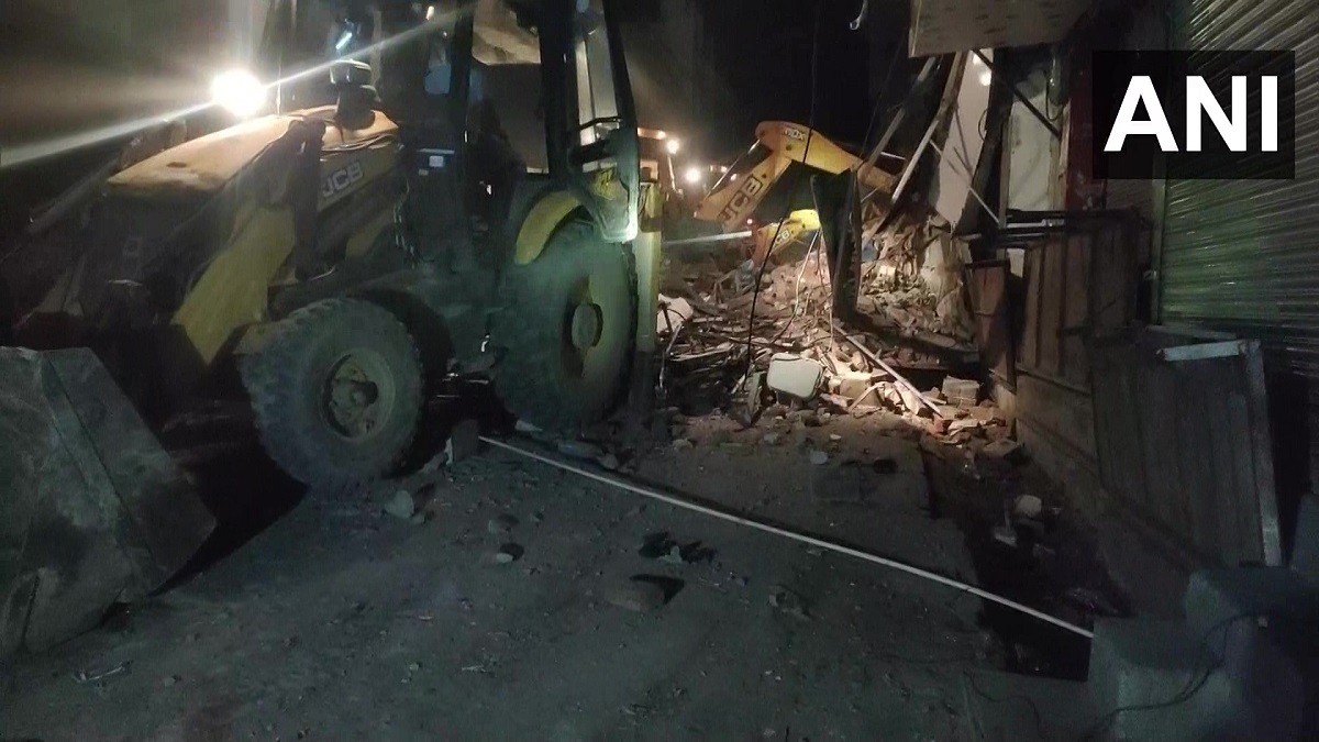 UP: One killed, four injured as building roof collapses in Aligarh