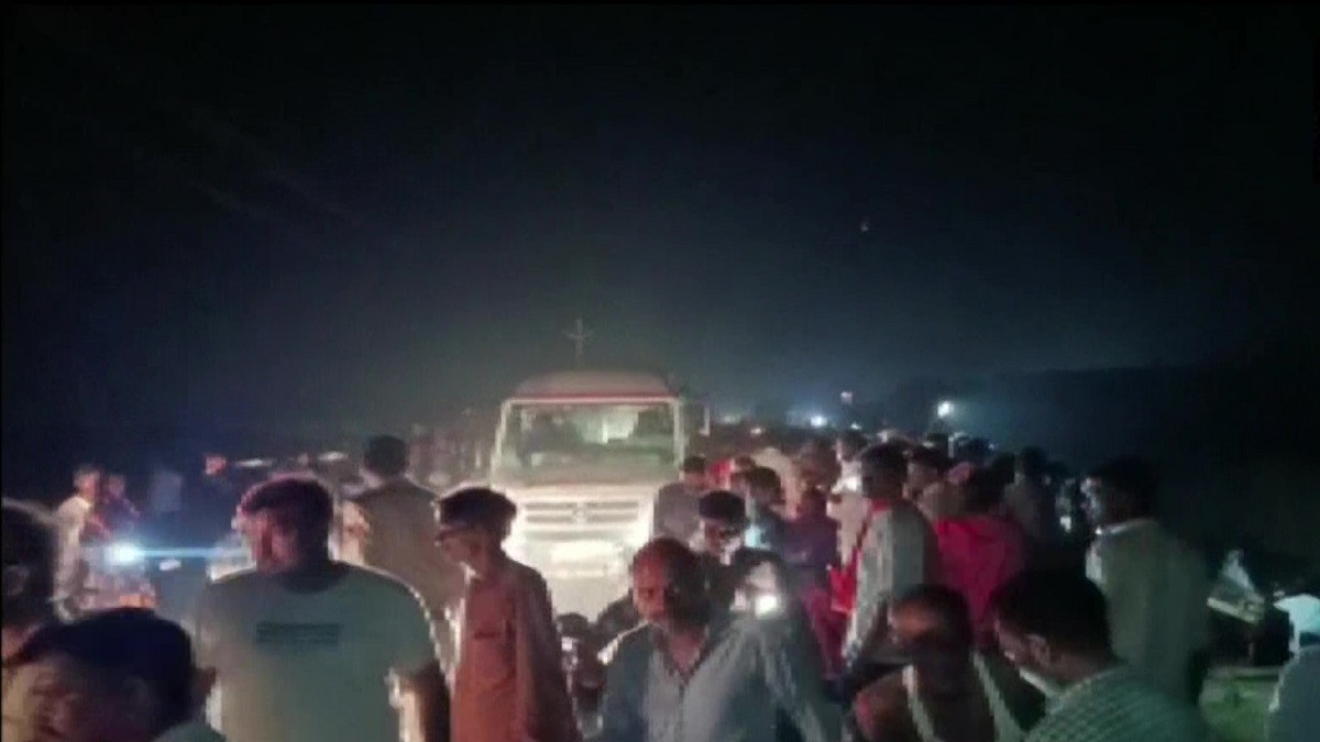 Kanpur road accident: Death toll mounts to 26 after tractor trolley carrying pilgrims overturns