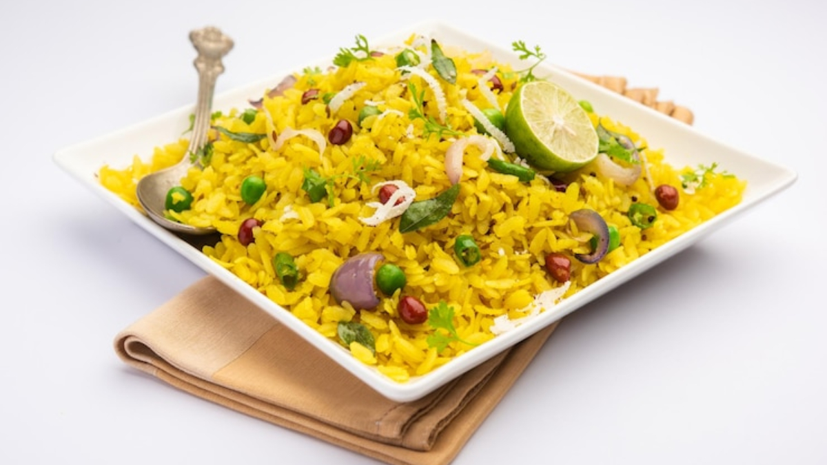 eat-poha-in-breakfast-for-weight-loss-controlling-blood-sugar-and-other-health-benefits