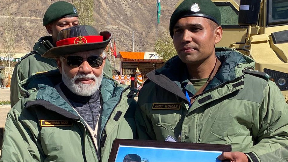 Diwali 2022: PM Modi's emotional meeting with Army officer after 21 years