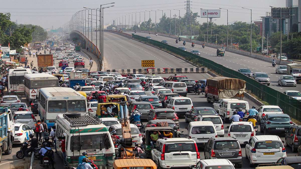 Delhi government asks petrol pumps to tank-up vehicles 'only with PUC certificates'