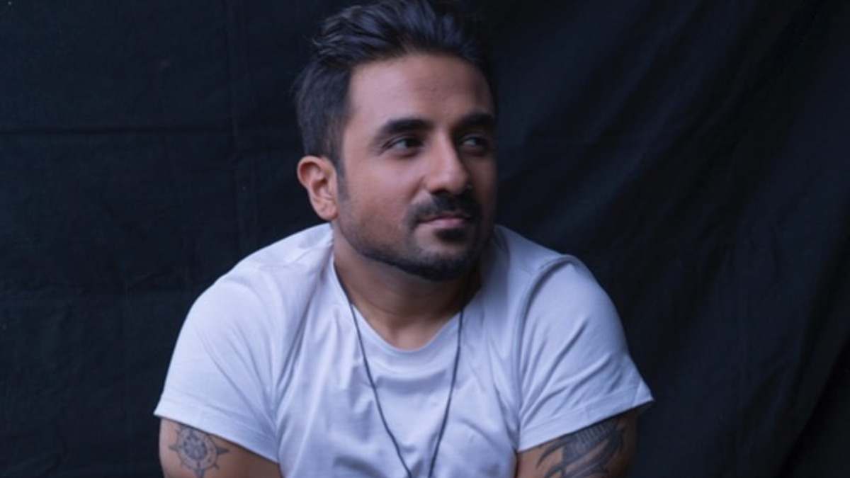 Man requests Vir Das to propose his girlfriend on stage but goes MIA when called