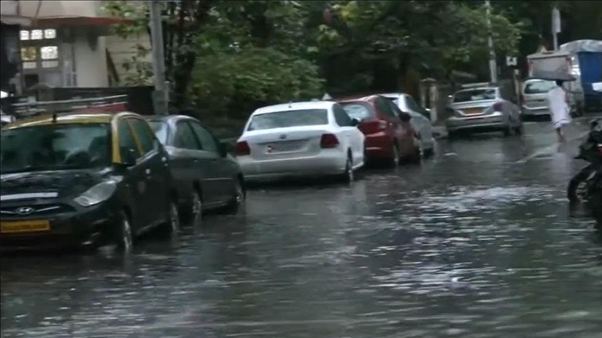 Mumbai rains: Parts of city face waterlogging due to heavy showers | WATCH