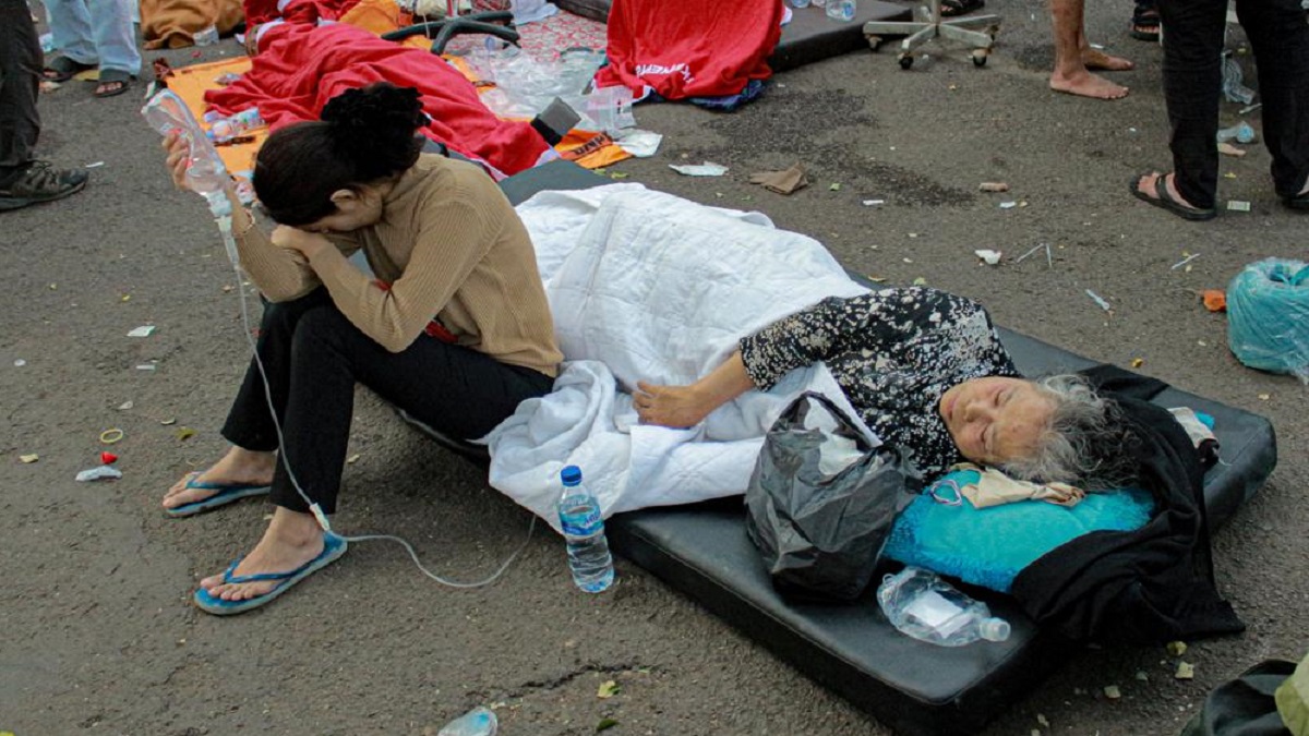 Indonesia earthquake topples houses; 162 killed, over 100 injured; 25 aftershocks reported