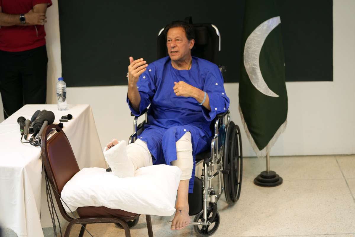 Pakistan: Media regulatory body bans broadcasting Imran Khan’s speeches