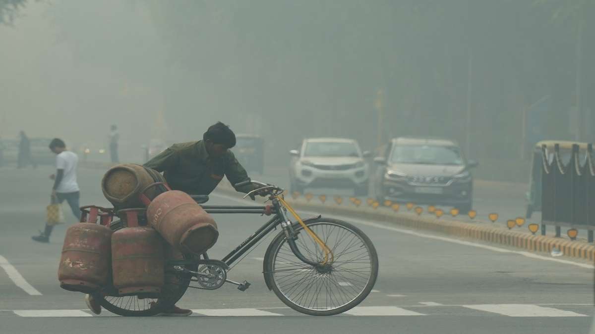 delhi-pollution-aqi-severe-for-3rd-straight-day-noida-records-529-aqi-gurugram-at-478