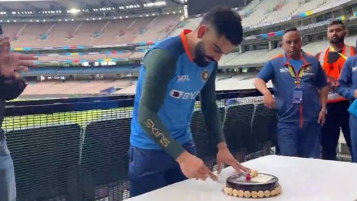 virat.kohli and Team India 🇮🇳 during Cake 🎂 cutting celebration in the  team hotel after winning the ODI series by 2-0 against New Zealand… |  Instagram