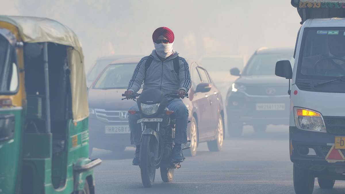 Delhi records coldest November morning since 2020 as temperature drops to 7.8°C; AQI remains ‘poor’ at 273