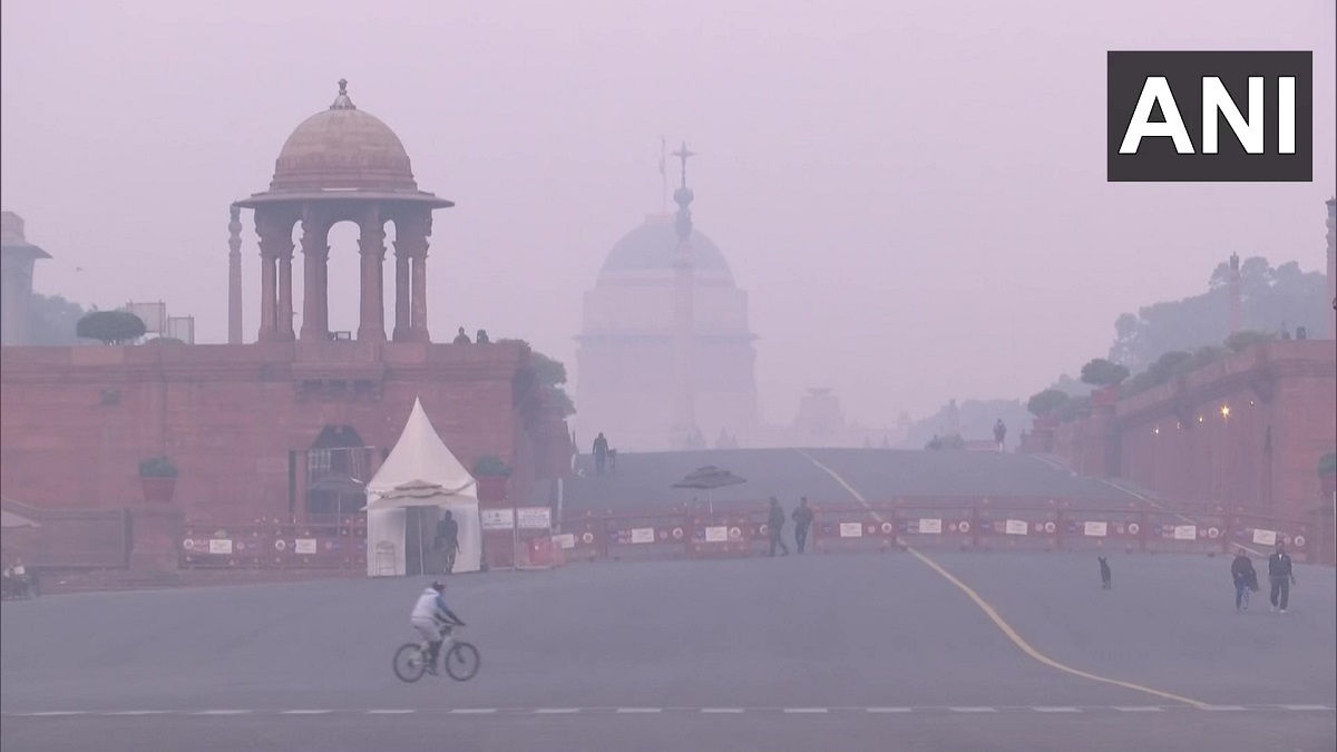 Delhi air remains in ‘very poor’ category with AQI at 324; minimum temperature dips to 7.6°C