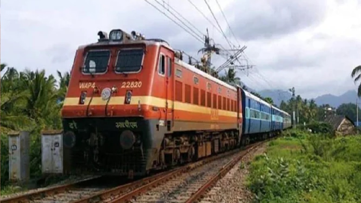 Bihar: Seven arrested in connection with Railway engine theft case in Barauni