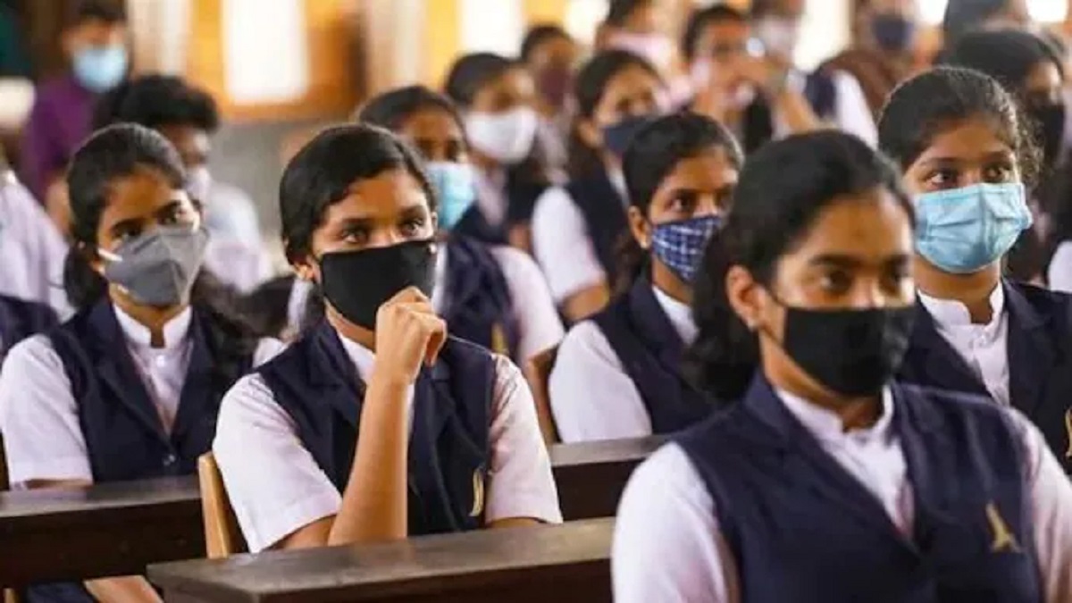 Air Pollution: All schools in Noida and Gr Noida to hold online classes up to class 8 till November 8