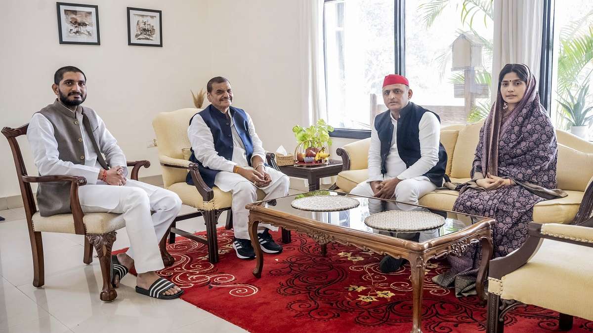 Mainpuri bypoll: Akhilesh, wife Dimple Yadav meet uncle Shivpal ahead of byelection