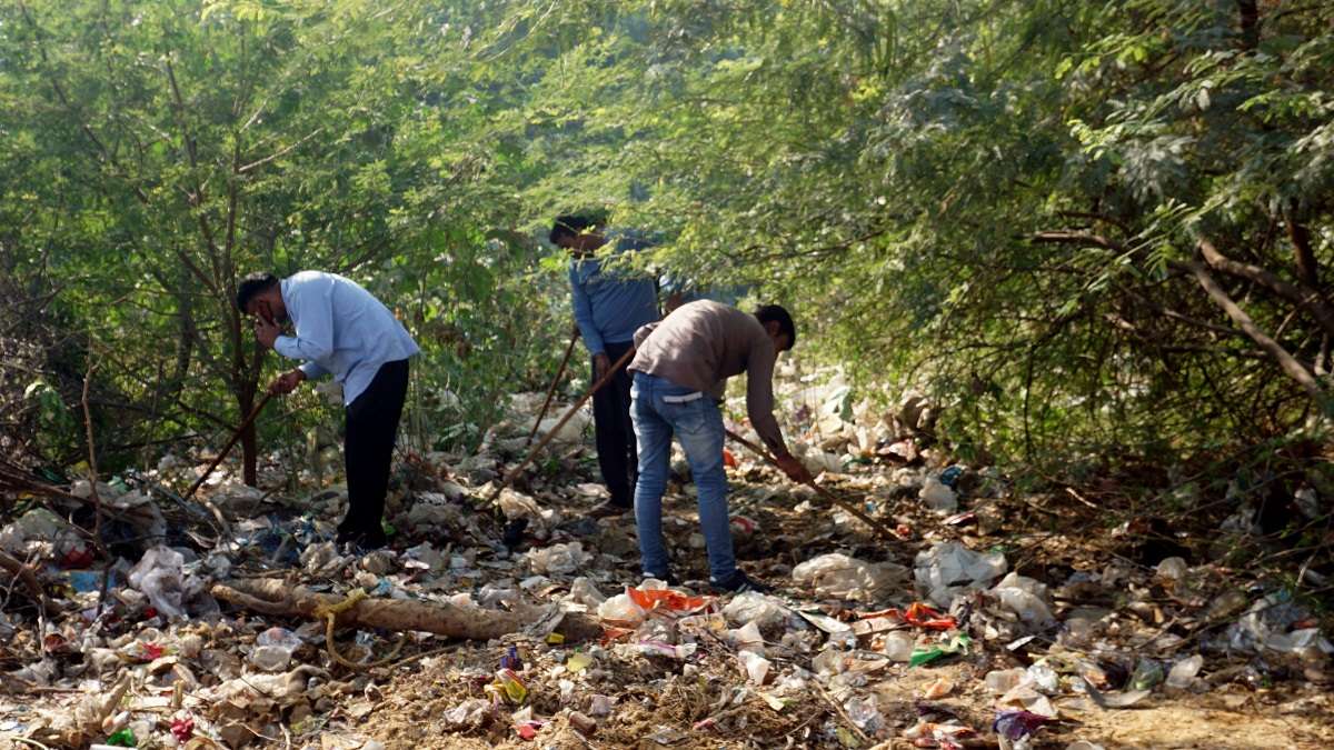 Shraddha murder case: Skull parts, other bones recovered from Mehrauli forest; Maidangarhi pond searched