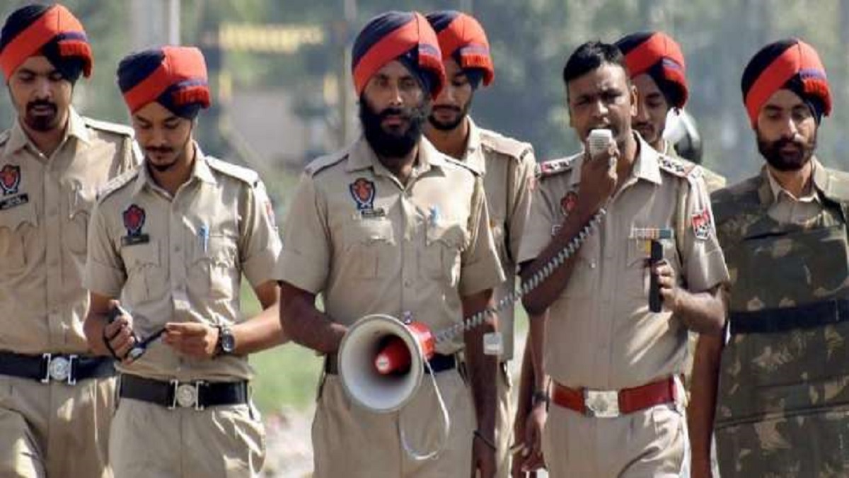 Polisi Punjab memberikan waktu 72 jam untuk menghapus postingan media sosial yang mempromosikan budaya senjata