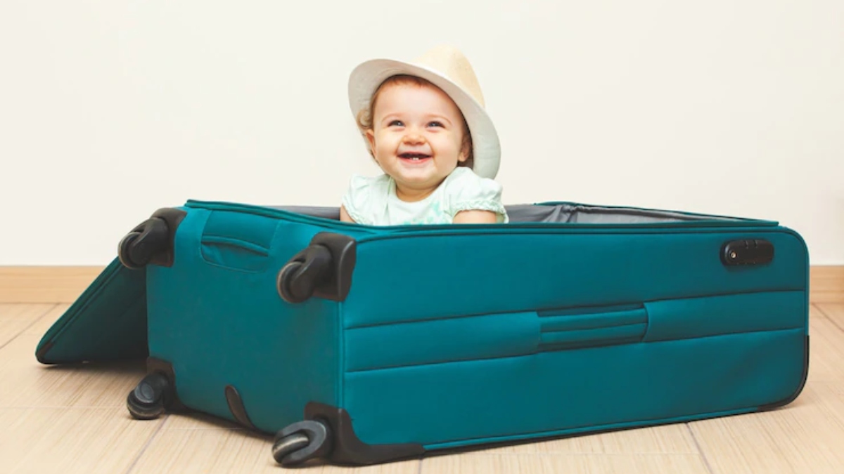 Anti-Bacterial wet wipes, toys to Clip on teether: Things to carry while travelling with your baby