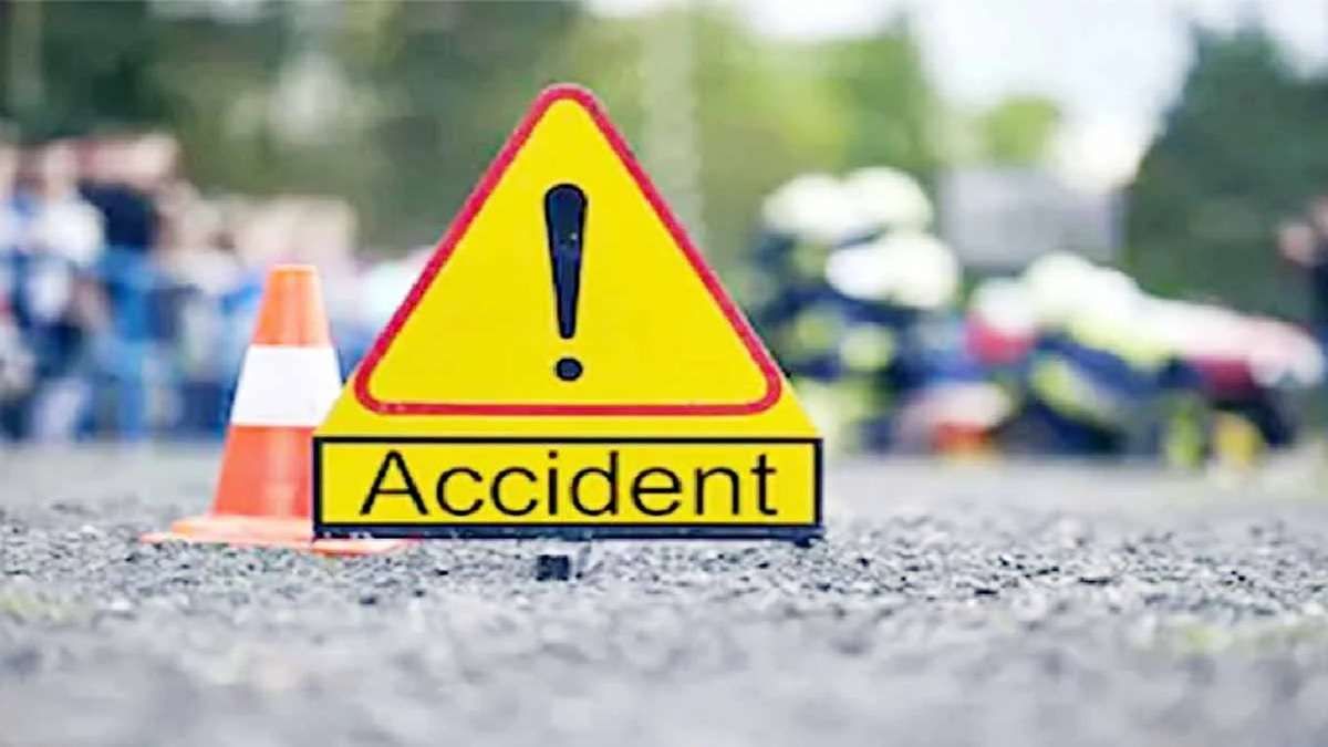 Lucknow Agra Expressway Accidents 5 killed 33 injured in separate road  accidents due to dense fog | India News – India TV