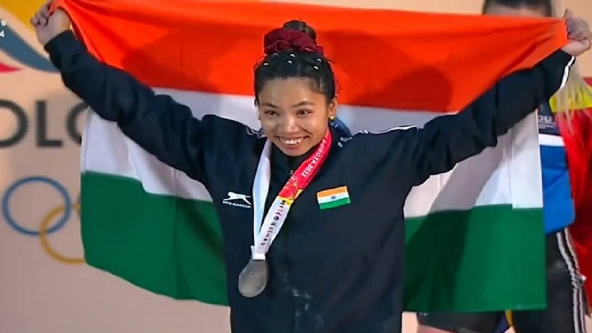 Mirabai Chanu Clinches Silver At World Championship Despite Wrist Issue India Tv