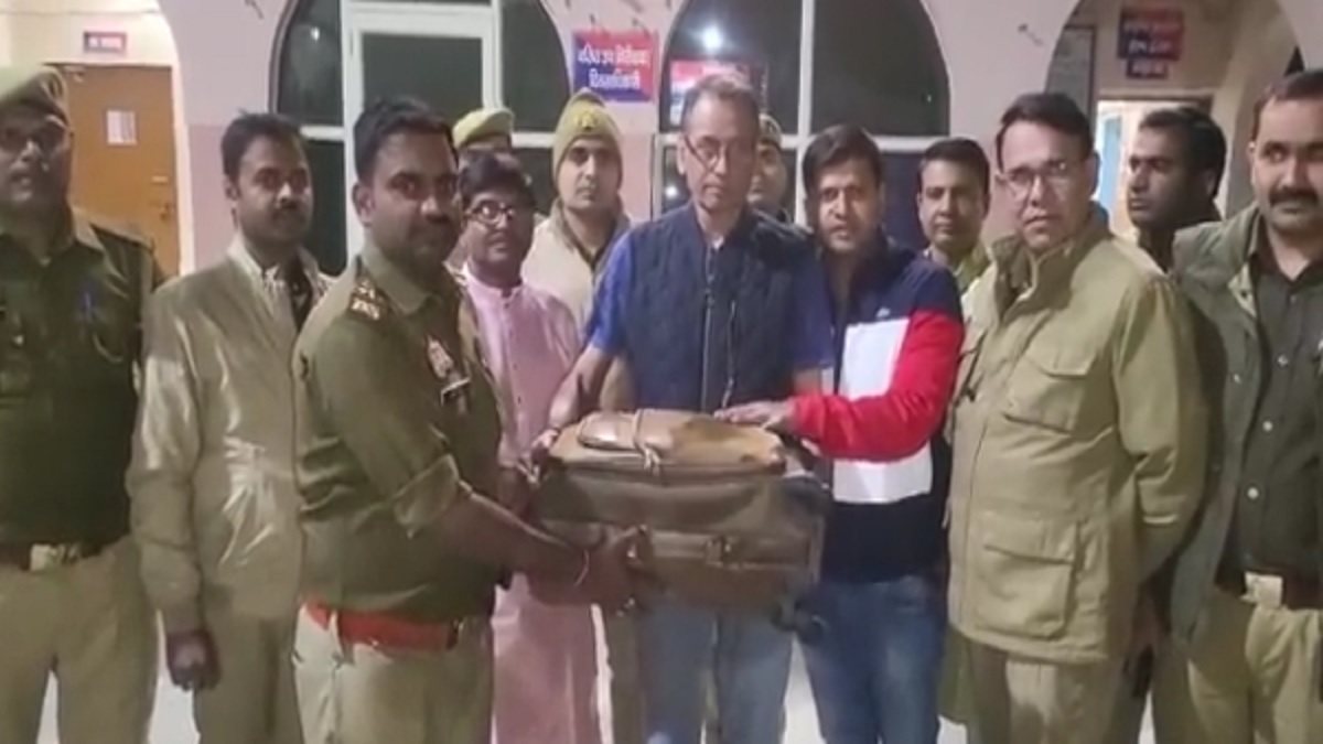 Noida: NRI forgets jewellery worth Rs 1 cr in cab, police recovers it in 4 hrs