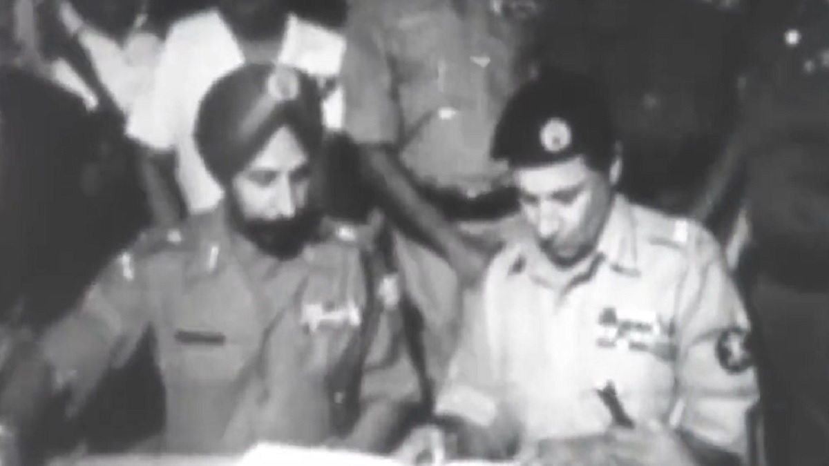 Vijay Diwas: The Day When 93,000 Pakistani Troops Surrendered Before ...