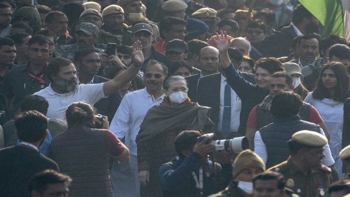 Congress' Rahul Gandhi Led Bharat Jodo Yatra Enters Delhi Celebrations ...