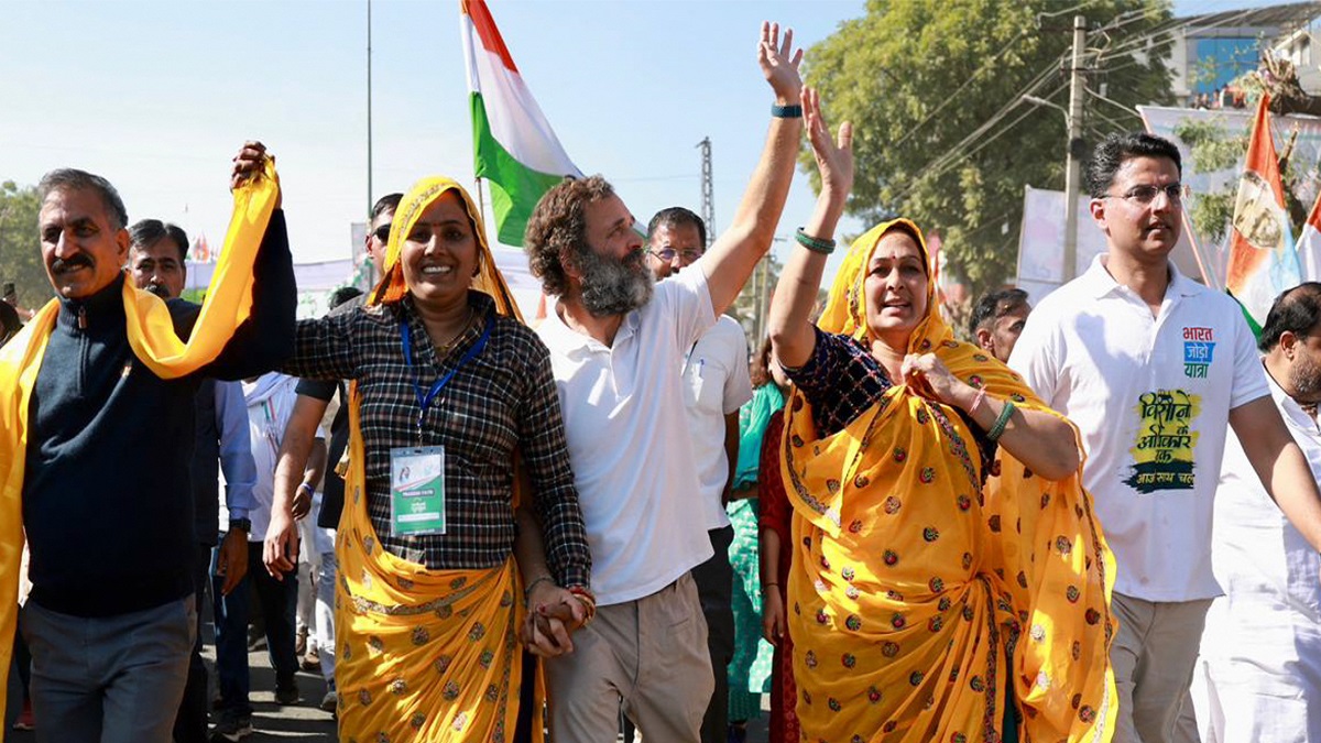 Bharat Jodo Yatra resumes from Dausa after day's break, Congress workers raise slogans in Pilot's support