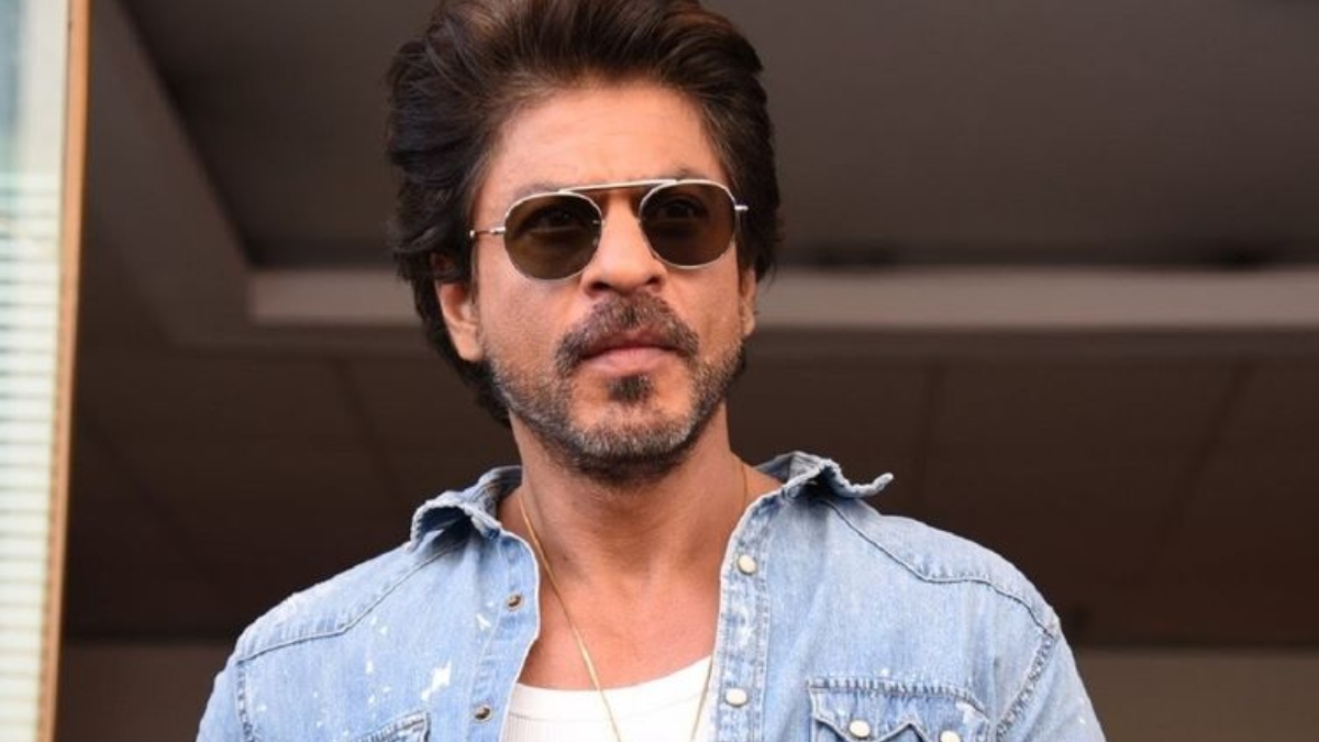 Shah Rukh Khan Visits Vaishno Devi Ahead Of Besharam Rang Song Launch Video Goes Viral Techiazi
