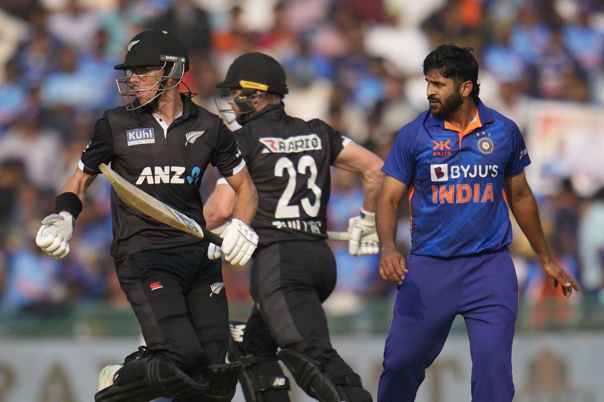 Tonton: Ledakan keras Rohit Sharma pada Shardul Thakur selama ODI ke-3 vs Selandia Baru