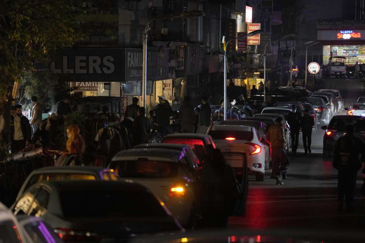 Tidak ada bensin di Pakistan!  Antrian panjang di SPBU di tengah turbulensi ekonomi: Laporan