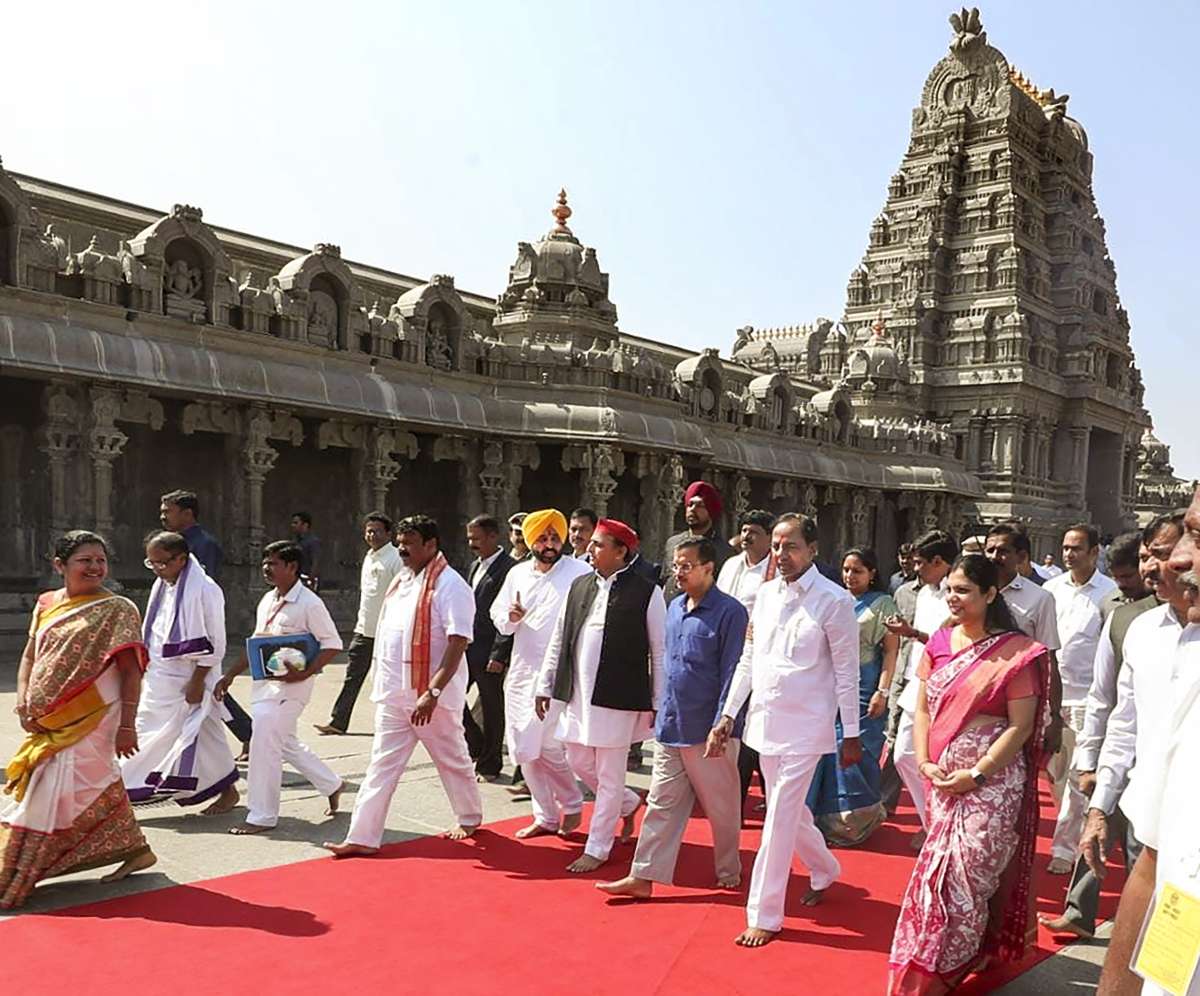 Telangana: Big show of strength by Opposition at BRS rally as KCR pitches for third front