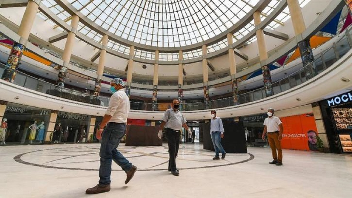 Poor can take clothes for free at this Lucknow mall!