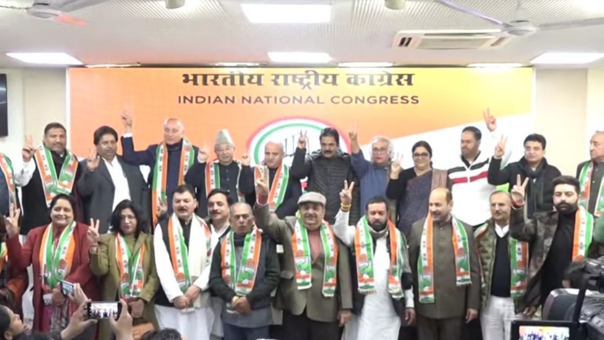 Gharwaapasi! 17 Jammu & Kashmir leaders rejoin Congress after parting ways 