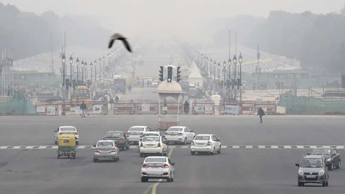 Delhi weather update: Cold wave abates, light rain likely in city tonight | DETAILS