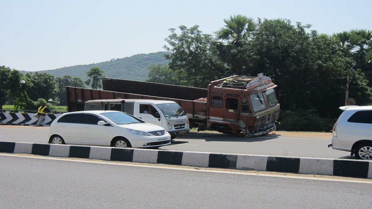 Samastipur accident: Over 40 injured in bus-truck collision in Bihar