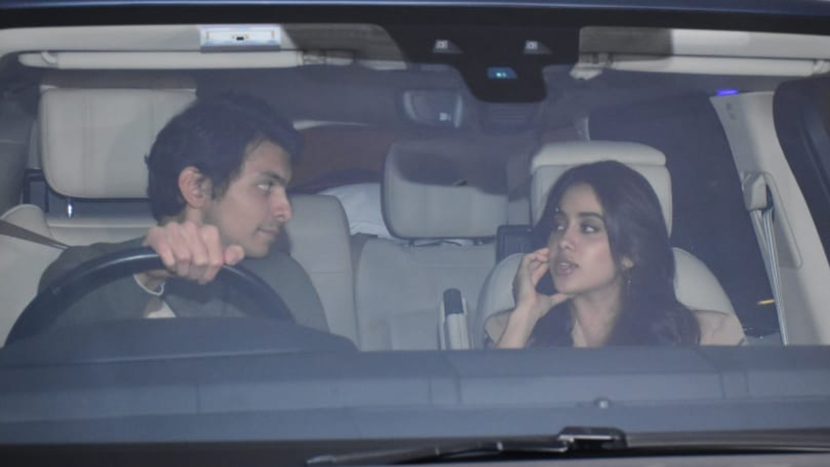 Janhvi Kapoor, rumoured boyfriend Shikhar Pahariya are all smiles as they enjoy car ride together | VIDEO